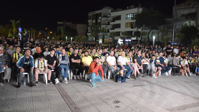 Fenerbahçe Beko'nun şampiyonluğu Manisa ve Aydın'da kutlandı