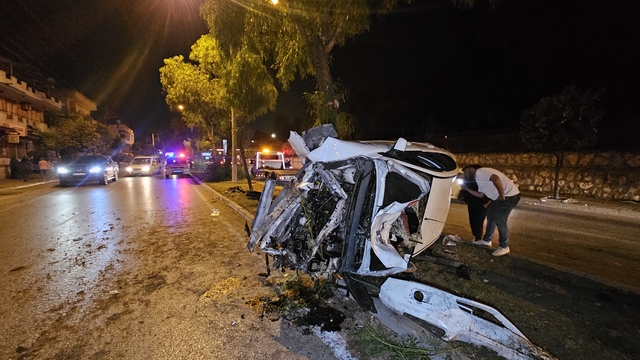 Adana'da otomobil, taksiye çarptı; 5 yaralı