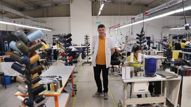 Tekirdağ'da yaşayan otizmli Kaan çalıştığı firmanın sevilen ismi oldu