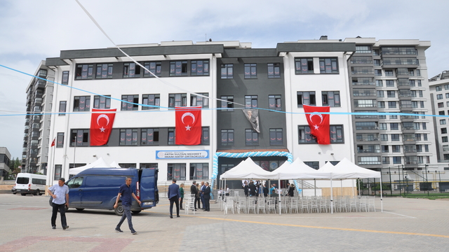 Eskişehir'de Fatih Sultan Mehmet İmam Hatip Ortaokulu törenle açıldı
