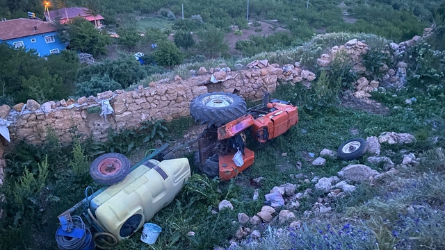 Malatya'da devrilen traktörün sürücüsü öldü