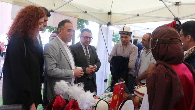 Sakarya'daki uluslararası öğrenciler "Medeniyetler Köprüsü" programında kültürlerini tanıttı