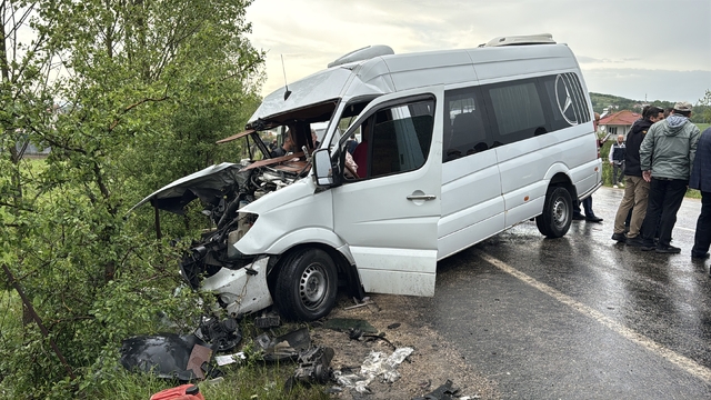 Karabük'te 4 aracın karıştığı kazada 9 kişi yaralandı