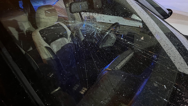 Kayseri'de 14 katlı apartmanın çatısına isabet eden yıldırım hasara neden oldu