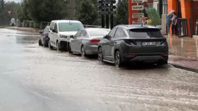 Karabük'te sağanak ve şiddetli rüzgar etkili oldu