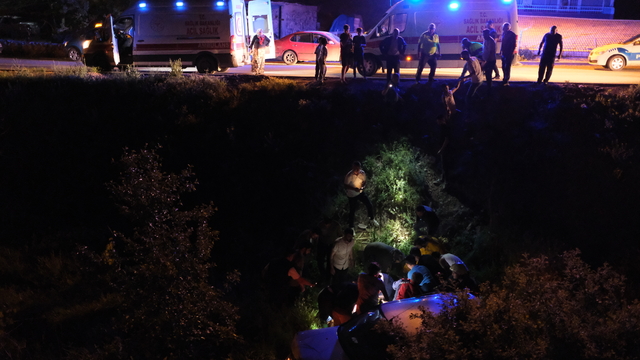 Kayseri'de otomobil, dere yatağına düştü; 5 yaralı