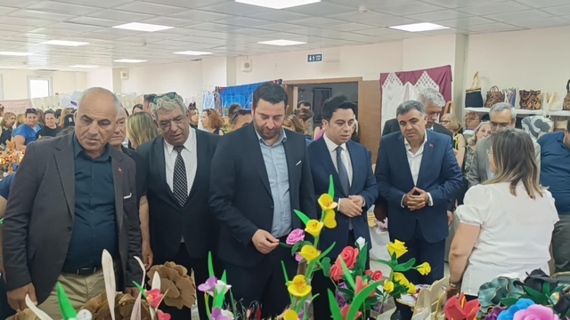 Samandağ'da Halk Eğitimi Merkezinin yıl sonu sergisi açıldı