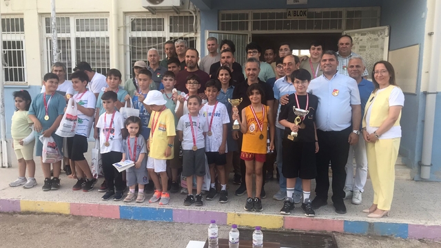 Kumluca'da düzenlenen hızlı satranç turnuvası sona erdi