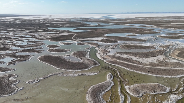 Tuz Gölü kuraklığın etkisiyle her geçen yıl küçülüyor
