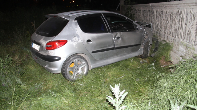 Konya'da otomobille elektrikli golf aracının çarpışması sonucu 3 kişi yaralandı