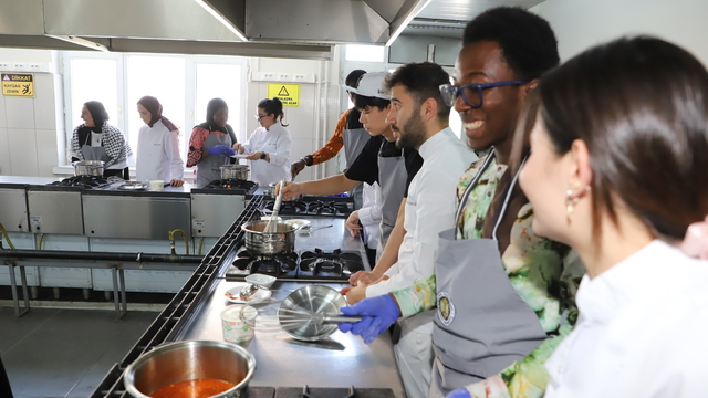 Atatürk Üniversitesinin yabancı öğrencileri Türk mutfağıyla tanıştı