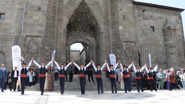 Erzurum'da "Hayat Boyu Öğrenme Haftası" sergisi açıldı