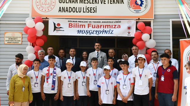 Gülnar'da TÜBİTAK 4006 Bilim Fuarı açıldı