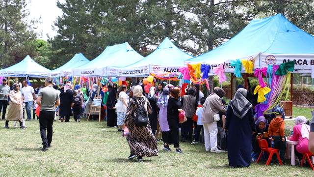 Alaca'da "Ailem, Okulum El Ele-Haydi Çocuklar Şenliğe" etkinliği yapıldı