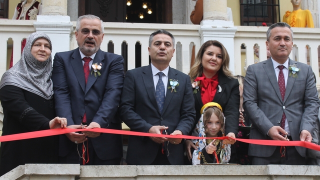 Bafra Mehmet Yıldız Halk Eğitimi Merkezi'nden yıl sonu sergisi