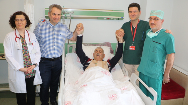 Türkiye'de bir ilk; her iki şah damarı tıkalı Moyamoya hastasına baypas ameliyatı