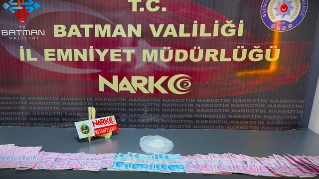 Batman'da uyuşturucu operasyonlarında yakalanan 2 zanlı tutuklandı