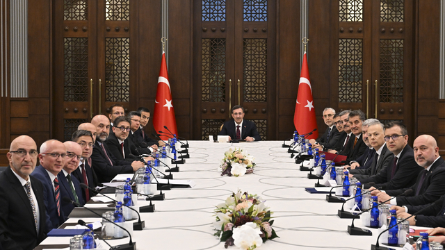 Cumhurbaşkanı Yardımcısı Yılmaz, metal sektörü temsilcileriyle görüştü: