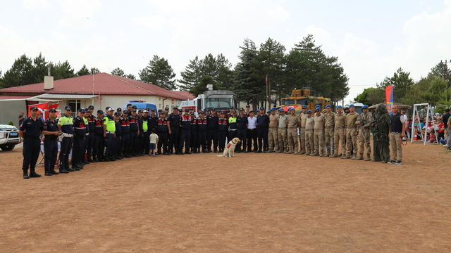 Gemerek'te öğrencilere jandarma tanıtıldı