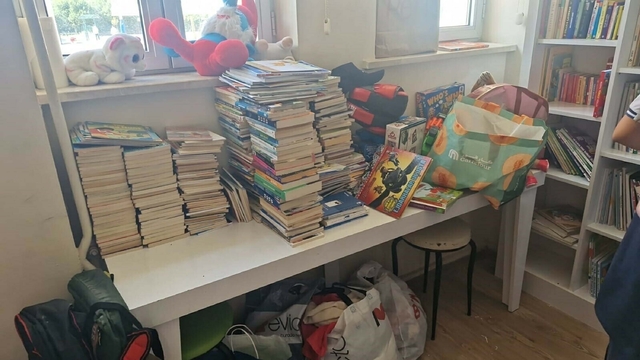 Ortaokul öğrencilerinden depremzede kardeşlerine kitap bağışı