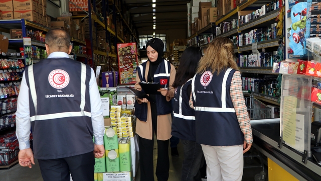 Van'da Kurban Bayramı öncesi marketler denetlendi
