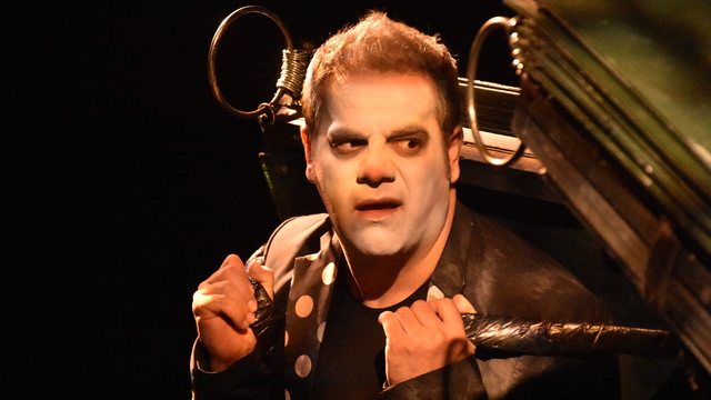 Van'a gelen tiyatro oyuncuları, gençleri ve çocukları sanatla buluşturdu