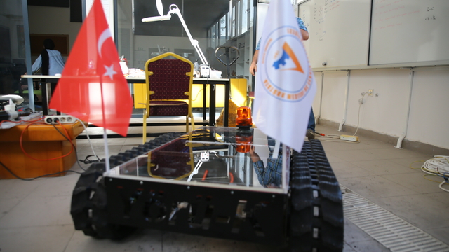 Meslek lisesinde tasarlanan otonom kara aracı "Yörük"ün hareket testi tamamlandı