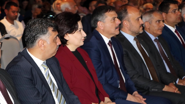 Aslan: 600 milyon kilovatsaat enerji tasarrufu ve 200 ton kağıt israfından kurtulmayı hedefliyoruz