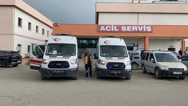 İki yengesini silahla vurarak öldürdü