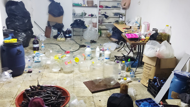 Alanya'da sağlıksız koşullarda şalgam üretimi yapan işletme mühürlendi