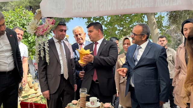 Suruç'ta halk eğitim merkezi kursiyerlerinin yaptıkları ürünler sergilendi