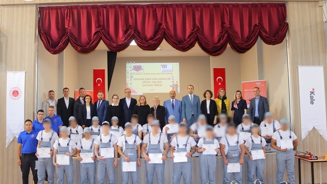 Kavak Cezaevinde "Seramik Karo Kaplamacılığı" kursunu tamamlayan kursiyerlere belgeleri verildi