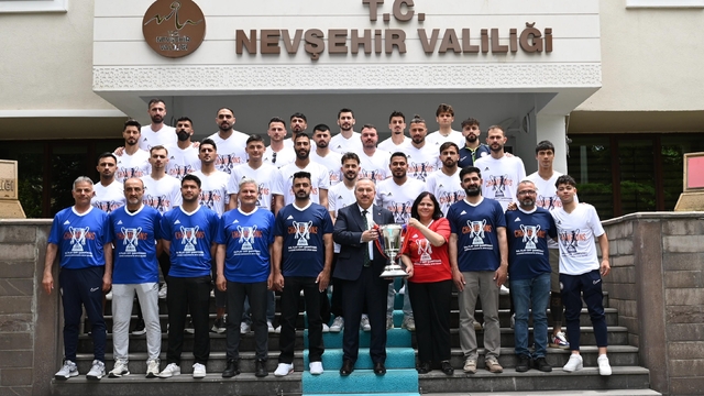 Nevşehir Valisi Fidan, Suvermez Kapadokya Spor'u kabul etti