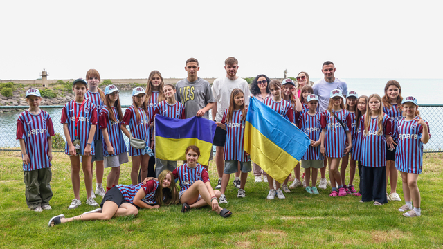 Ukraynalı savaş mağduru çocuklar, Trabzonspor'un Ukraynalı futbolcularıyla bir araya geldi