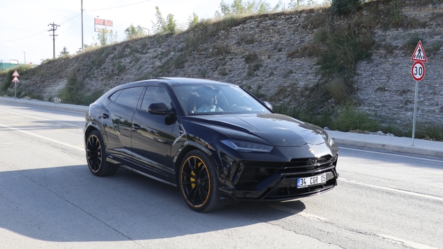 Uyuşturucuya özendirmekle suçlanan rap şarkıcısı tahliye edildi