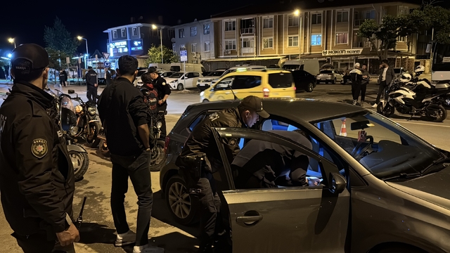 Edirne'de polis ekiplerinden asayiş ve trafik denetimi