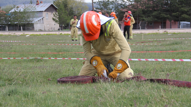 Orman Bölge Müdürlüğü ekiplerinin yangın söndürme yarışması heyecanı