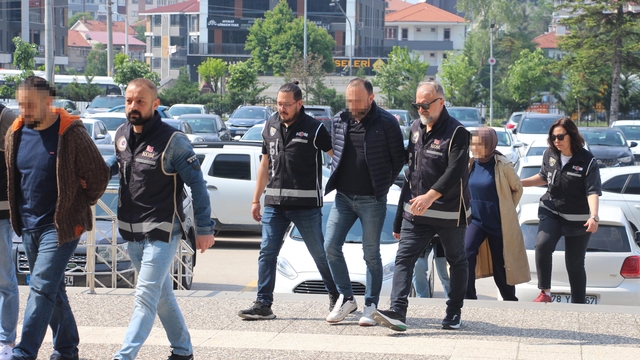 Döner zincirine FETÖ operasyonunda 6 şüpheli adliyede