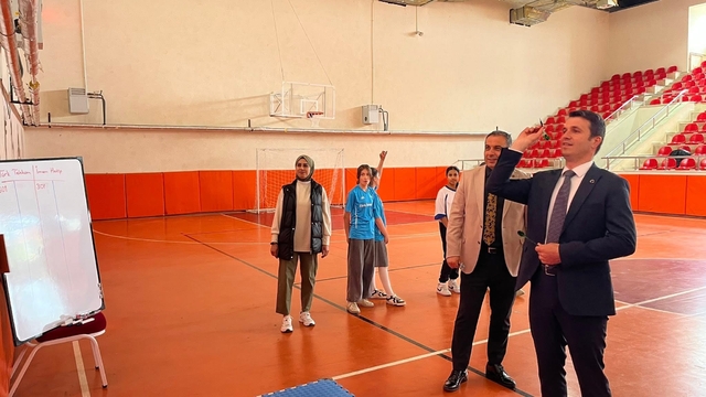 Akıncılar'da dart turnuvası düzenlendi