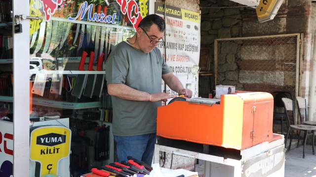 Tekirdağ'da bıçakçılar Kurban Bayramı mesaisine başladı