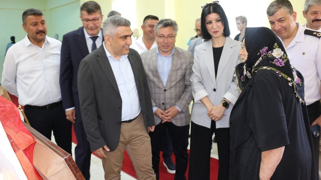 Merzifon'da kursiyerlerin yaptığı ürünler beğeniye sunuldu