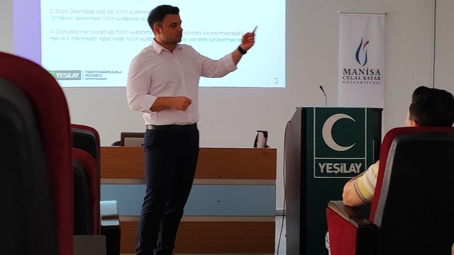 Manisa'da üniversite öğrencileri tütünle mücadele konusunda bilgilendirildi