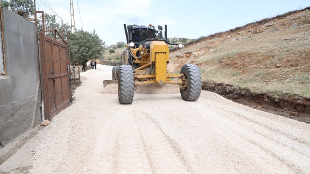 Mardin'de yol yapım çalışmaları sürüyor