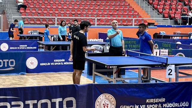 Masa Tenisi Gençler Takım-Ferdi Türkiye Şampiyonası, Kırşehir'de başladı