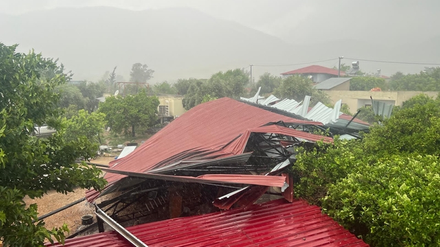 Kozan'da sağanak ve şiddetli rüzgar etkili oluyor