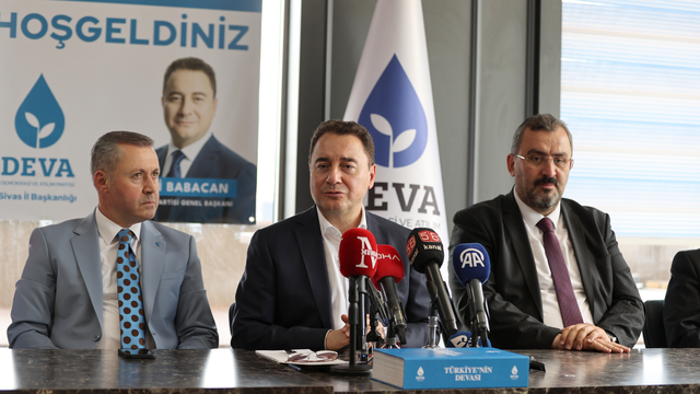 DEVA Partisi Genel Başkanı Babacan, Sivas'ta basın toplantısı düzenledi