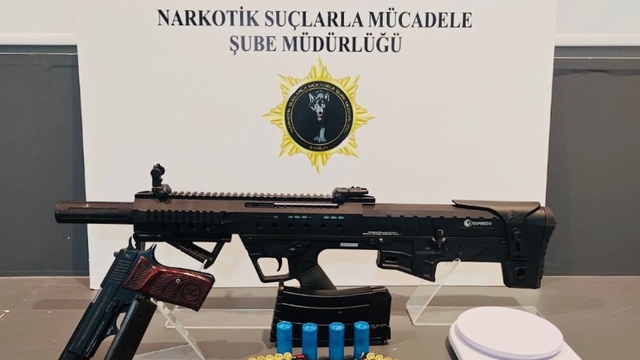 Samsun'da ruhsatsız silah ve uyuşturucu operasyonunda 4 zanlı yakalandı
