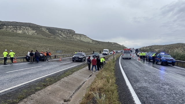 Nevşehir'deki zincirleme trafik kazasında 7 kişi yaralandı