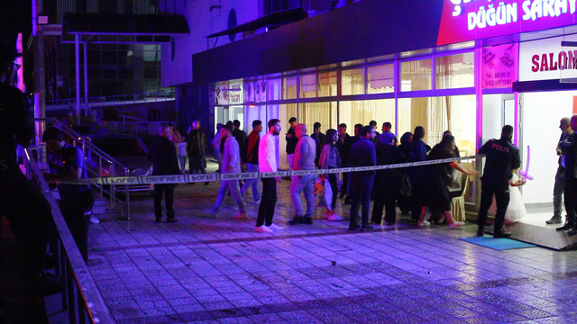 Malatya'da bir grup ile kağıt toplayıcıları arasında bıçaklı 'yol verme' kavgası: 5 yaralı