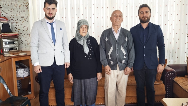 Gemerek'te hastaneye panoramik röntgen cihazı bağışlayan aile ziyaret edildi